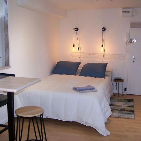 Rennes: Studio 4 Couchages, Proche Commerces, Bus. Bagian luar foto