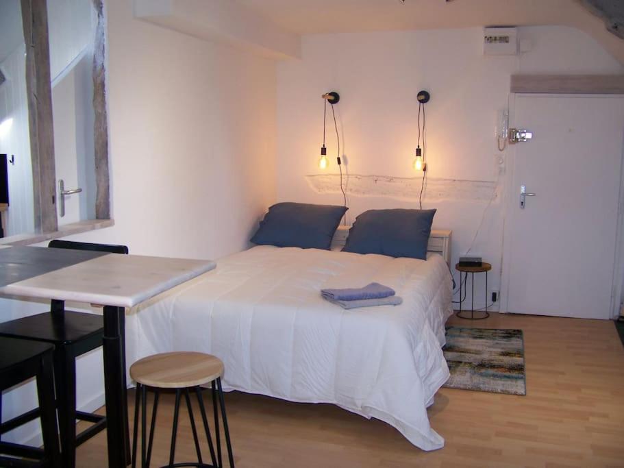 Rennes: Studio 4 Couchages, Proche Commerces, Bus. Bagian luar foto